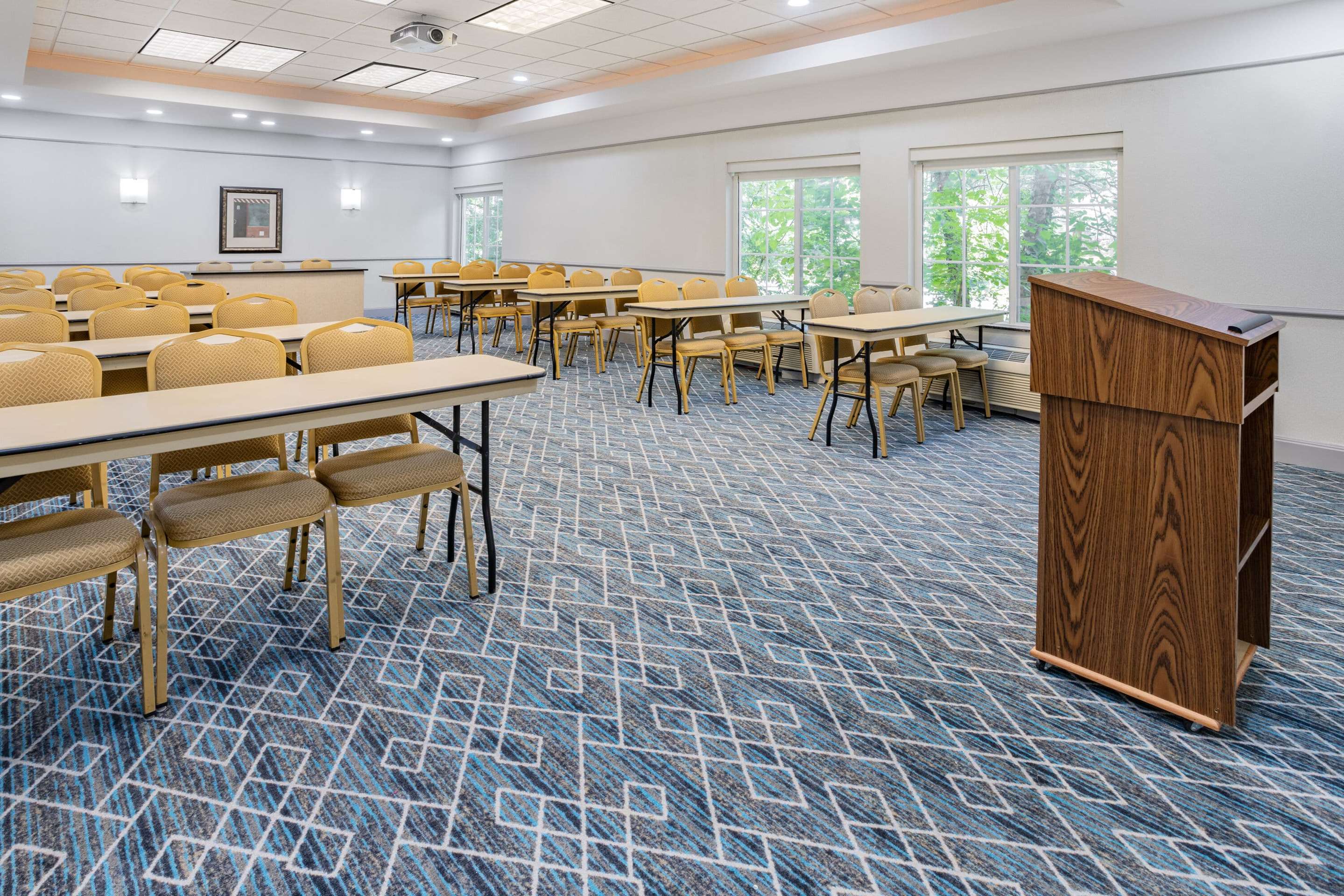 Meeting Room | La Quinta Inn & Suites by Wyndham Norfolk