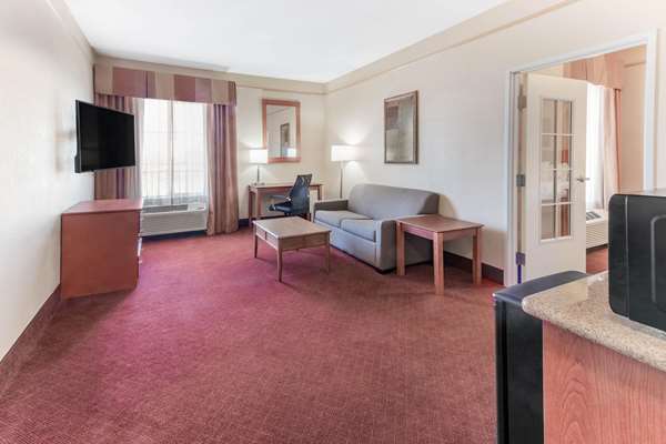 Suite - La Quinta Inn & Suites Hobbs
