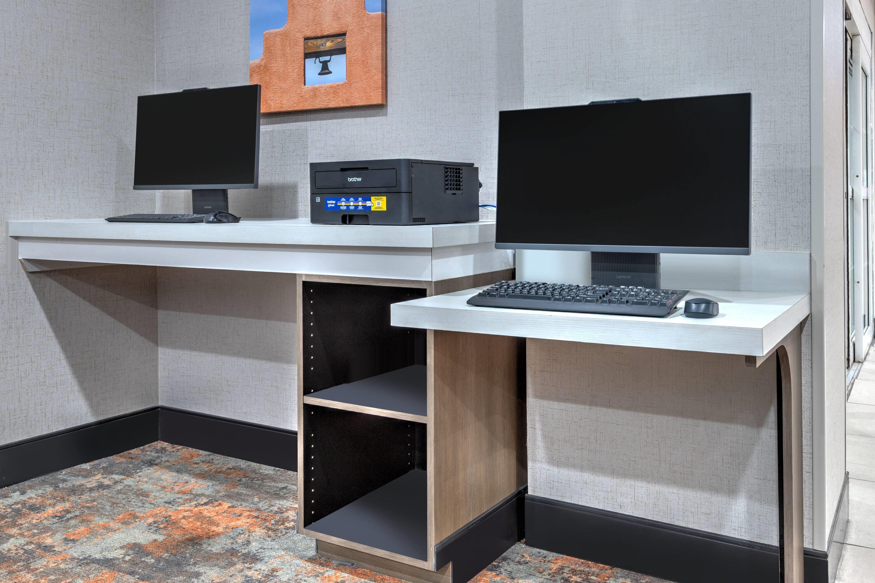 Business Center | La Quinta Inn & Suites by Wyndham Hobbs