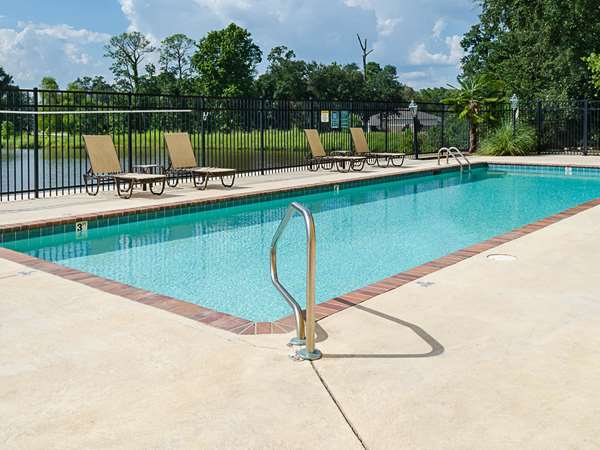 Pool - La Quinta Inn & Suites Biloxi - I-10, Exit 44