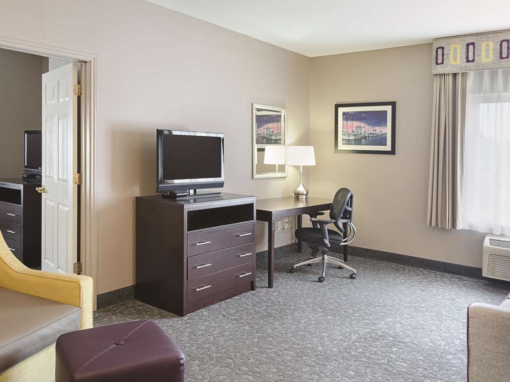 LA QUINTA INN STE BILOXI-guestroom-Guest Room,Suite,On-Site.jpg