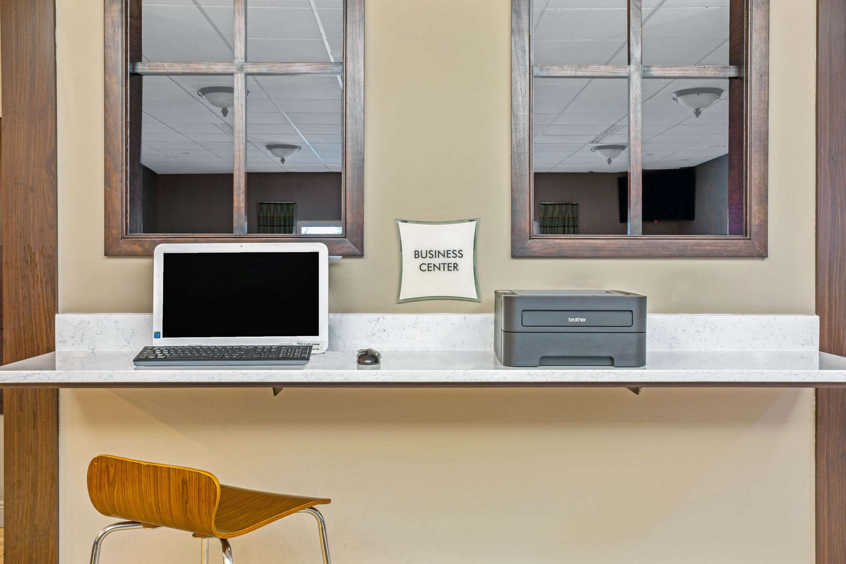 Business Center | La Quinta Inn & Suites by Wyndham Biloxi
