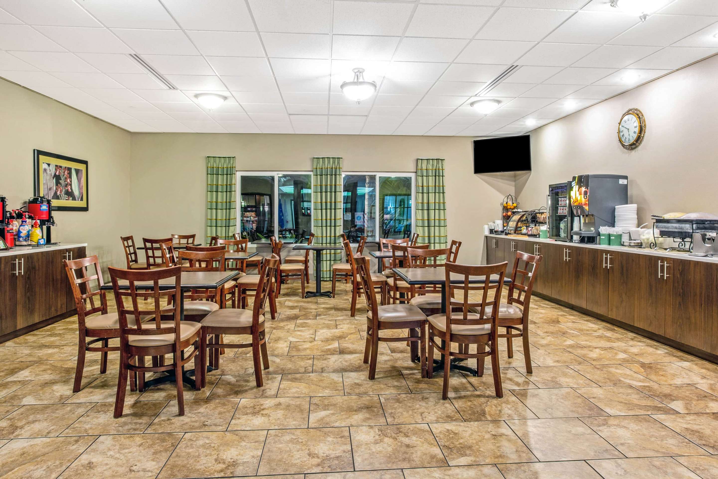 Property amenity | La Quinta Inn & Suites by Wyndham Biloxi
