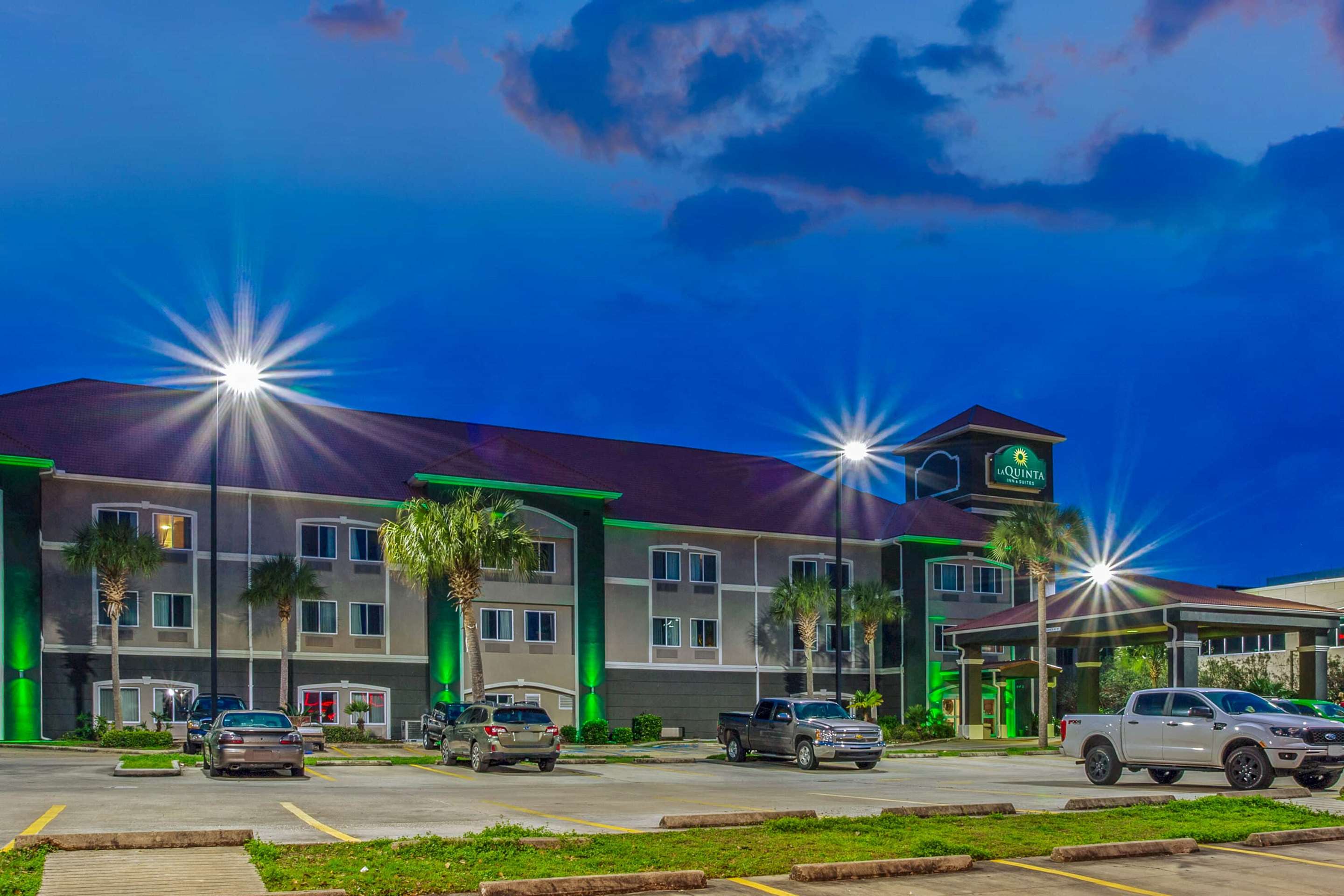 Exterior | La Quinta Inn & Suites by Wyndham Biloxi