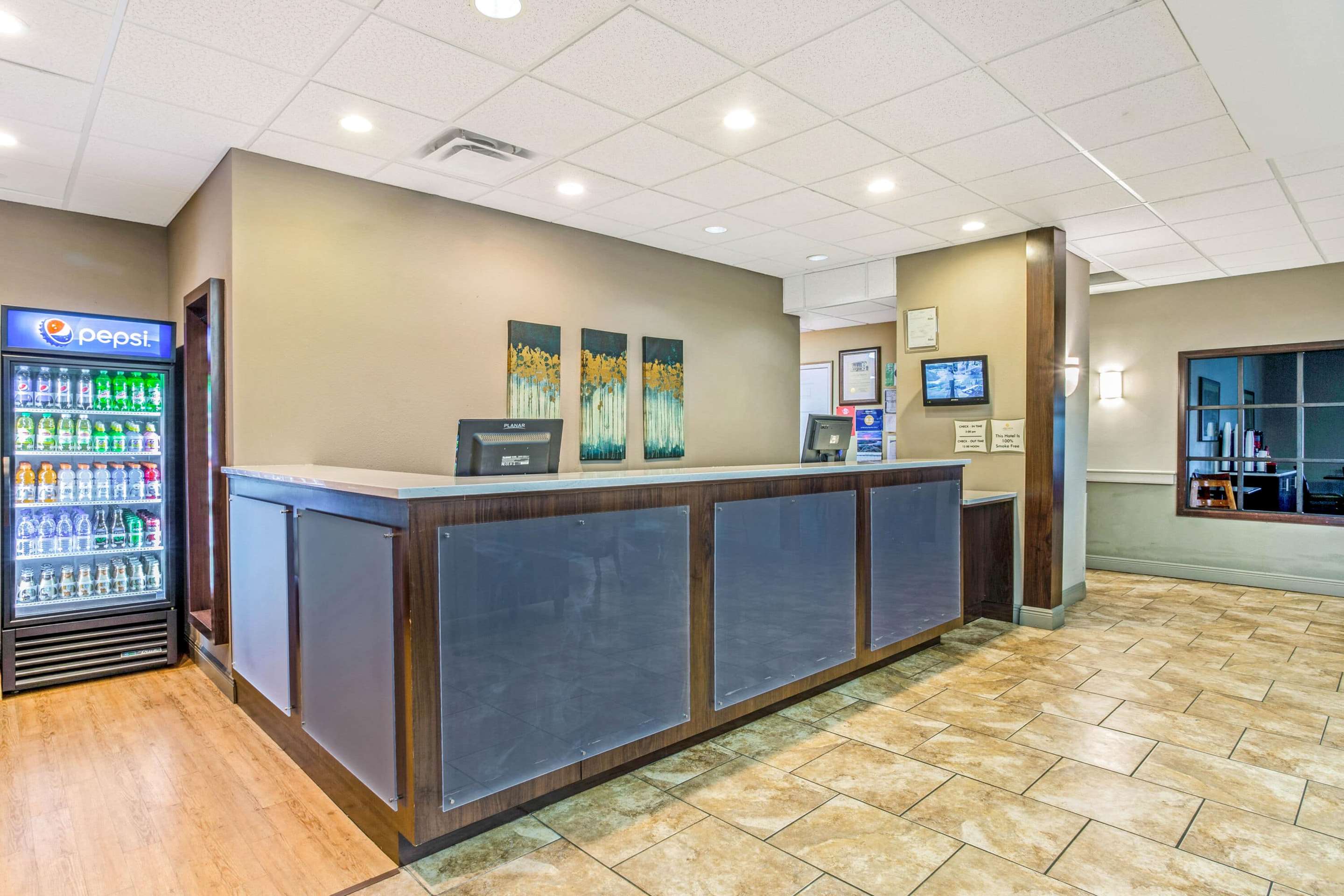 Lobby | La Quinta Inn & Suites by Wyndham Biloxi
