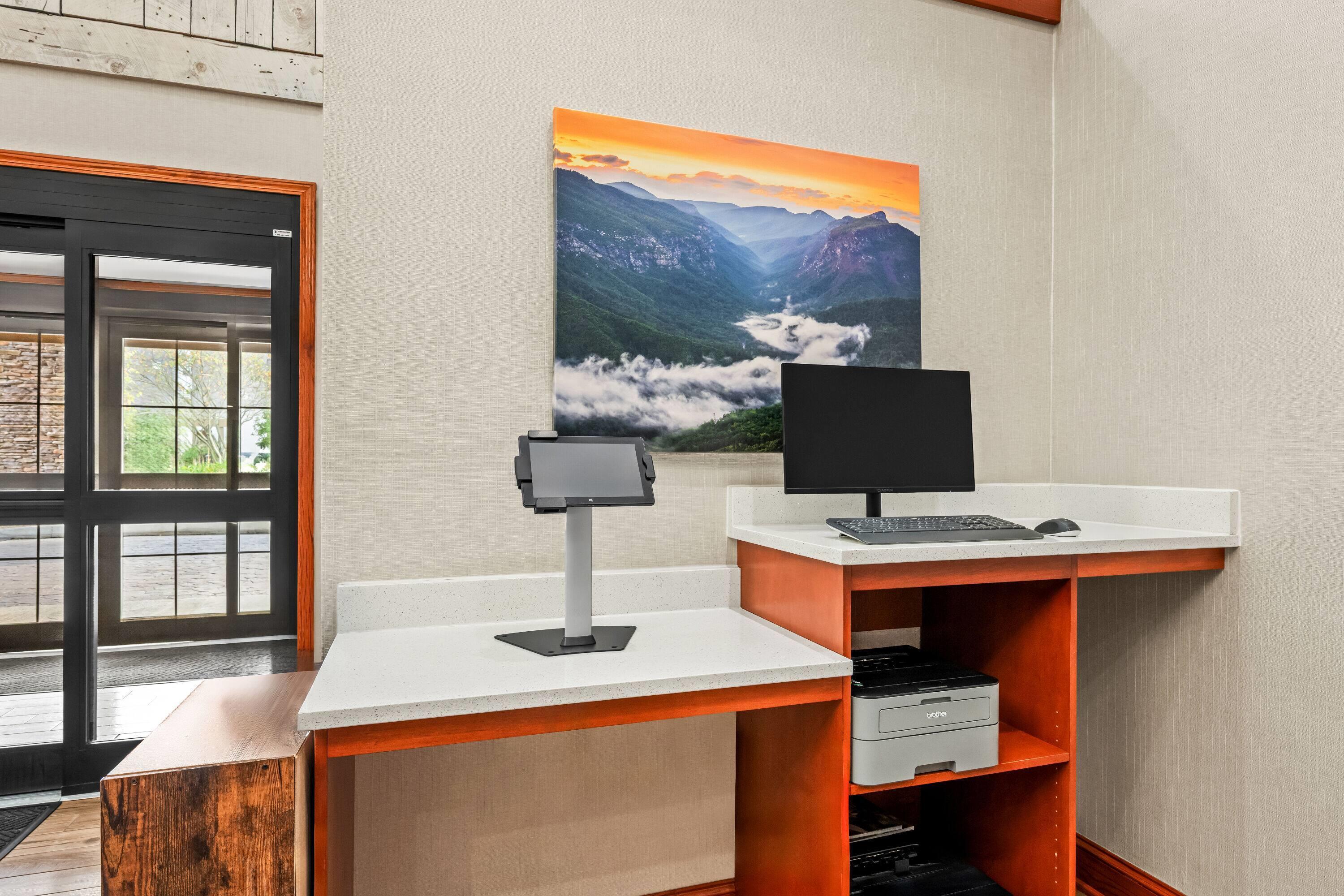 Business Center | La Quinta Inn & Suites by Wyndham Boone University