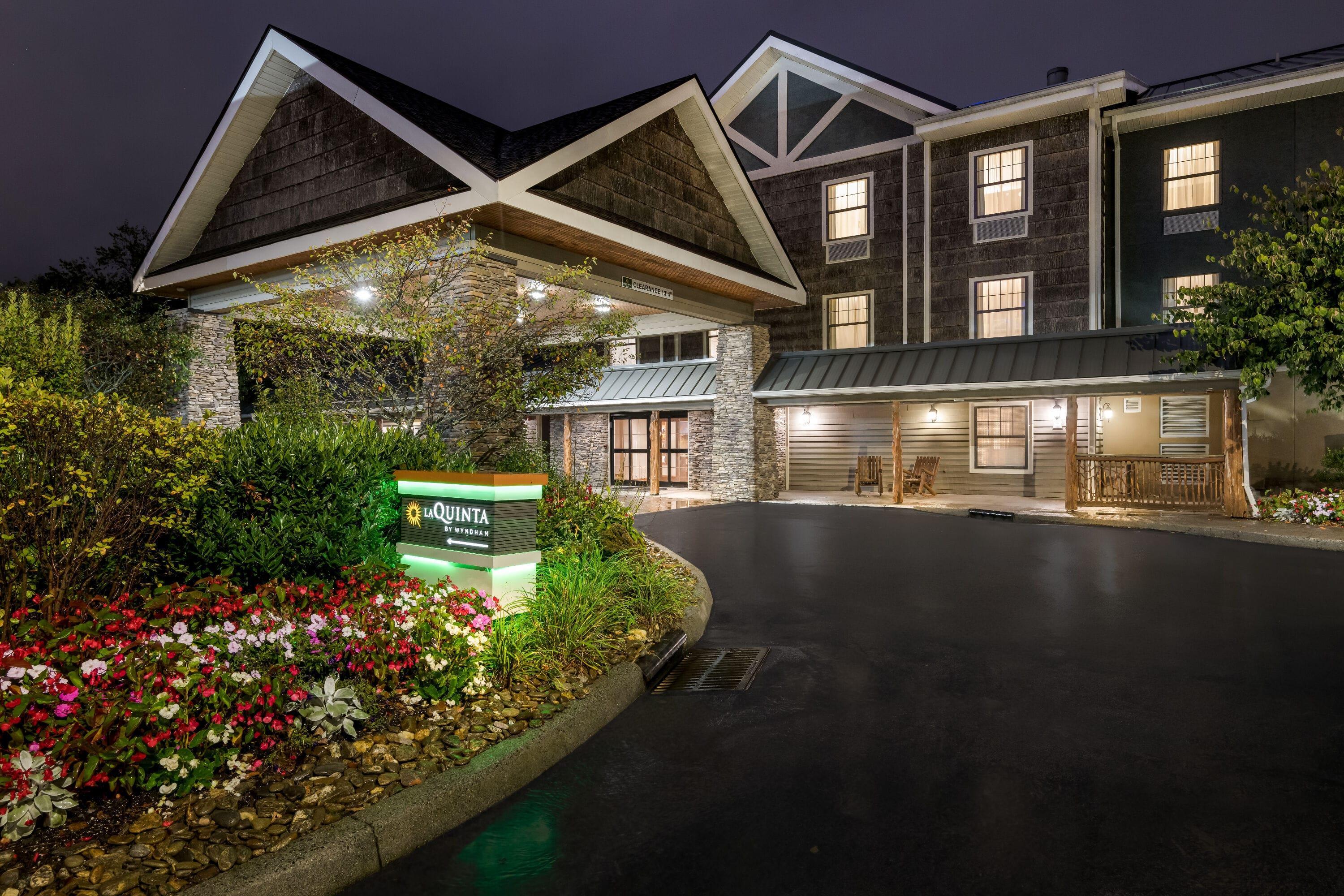 Exterior | La Quinta Inn & Suites by Wyndham Boone University