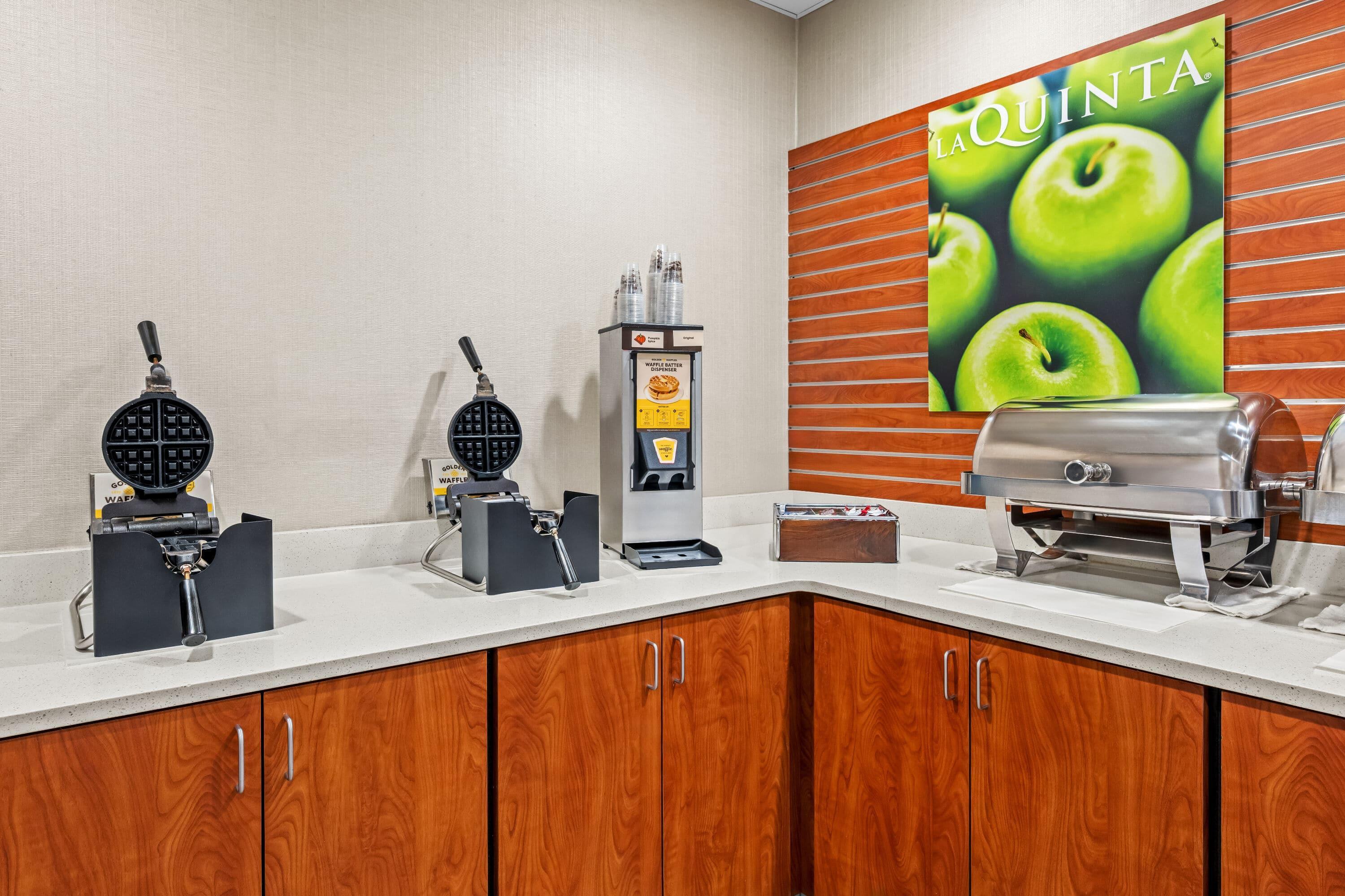 Breakfast Area | La Quinta Inn & Suites by Wyndham Boone University