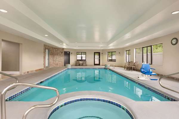 Pool - La Quinta Inn & Suites Dublin - I-16, Exit 51