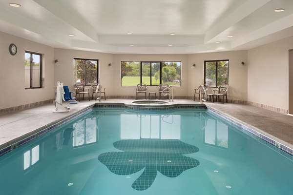 Pool - La Quinta Inn & Suites Dublin - I-16, Exit 51