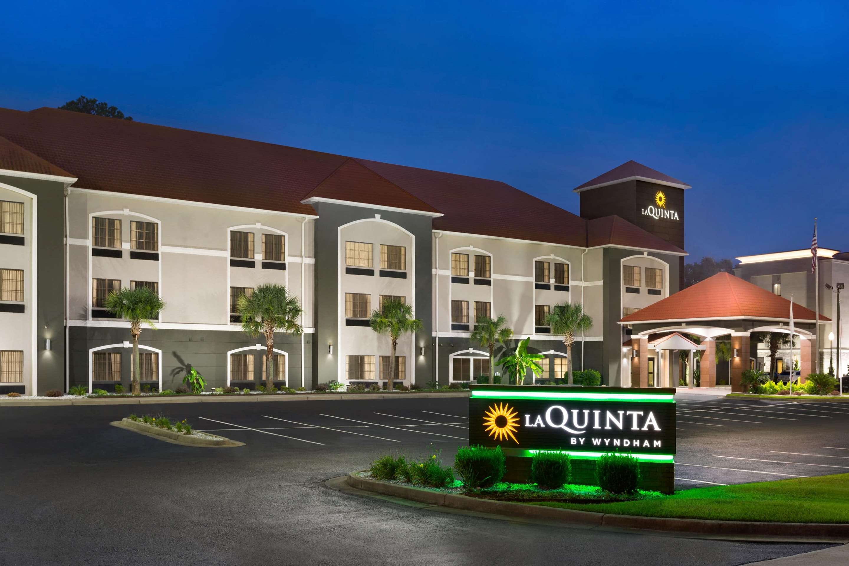 Exterior | La Quinta Inn & Suites by Wyndham Dublin