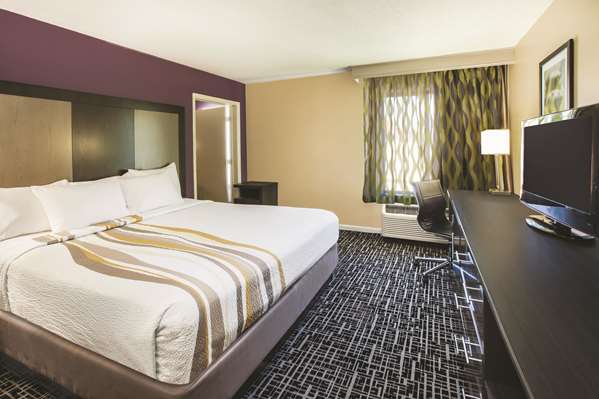 Suite - La Quinta Inn Waldorf