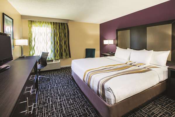  - La Quinta Inn Waldorf