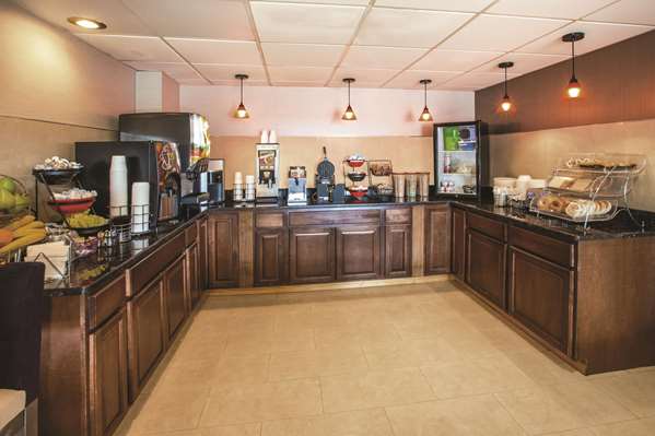  - La Quinta Inn Waldorf