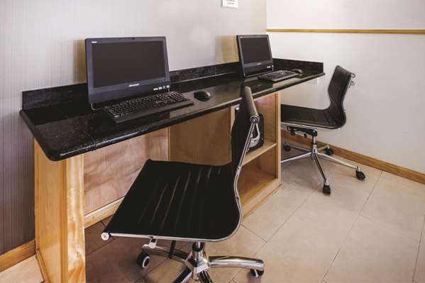 Conference Area - La Quinta Inn Waldorf