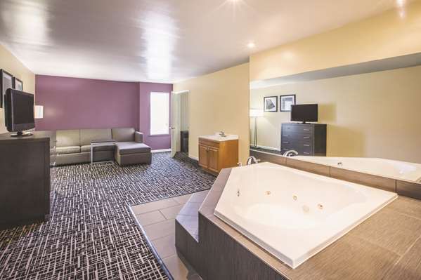 Suite - La Quinta Inn Waldorf