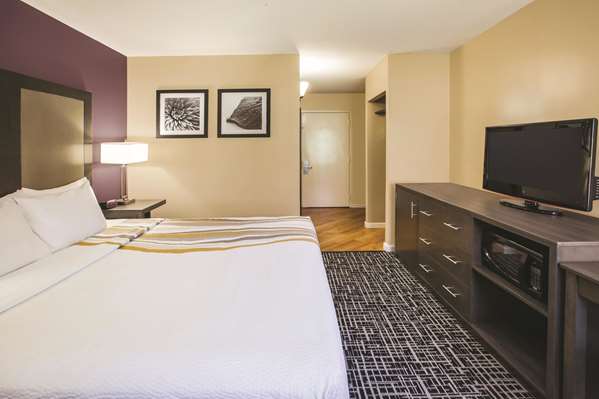  - La Quinta Inn Waldorf