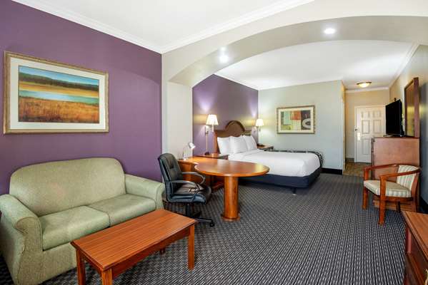  - La Quinta Inn & Suites Gainesville