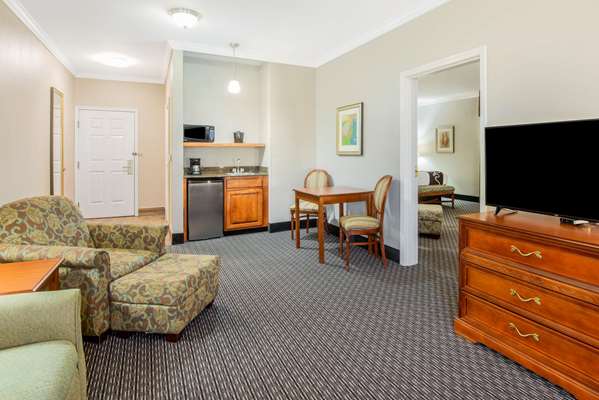 Suite - La Quinta Inn & Suites Gainesville