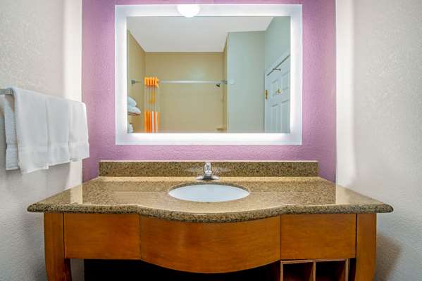  - La Quinta Inn & Suites Gainesville