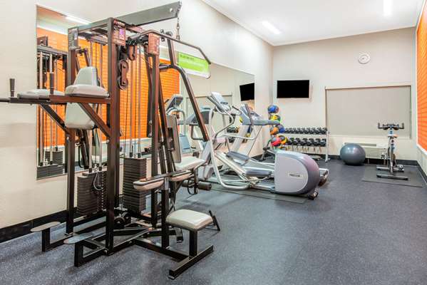 Fitness/ Exercise Room - La Quinta Inn & Suites Gainesville