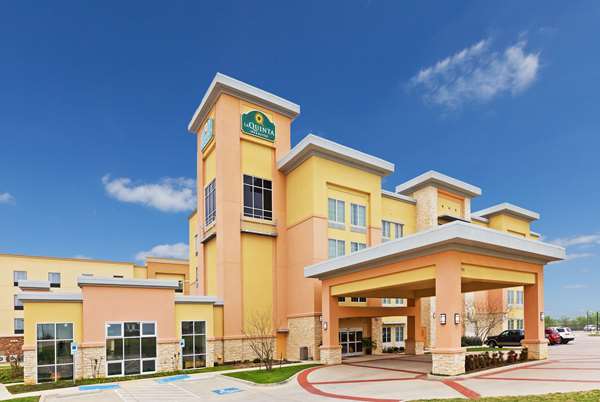 Exterior view - La Quinta Inn & Suites Burleson