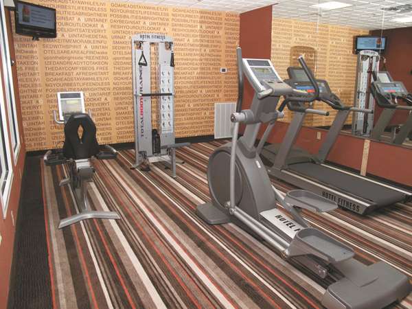 Fitness/ Exercise Room - La Quinta Inn & Suites Burleson
