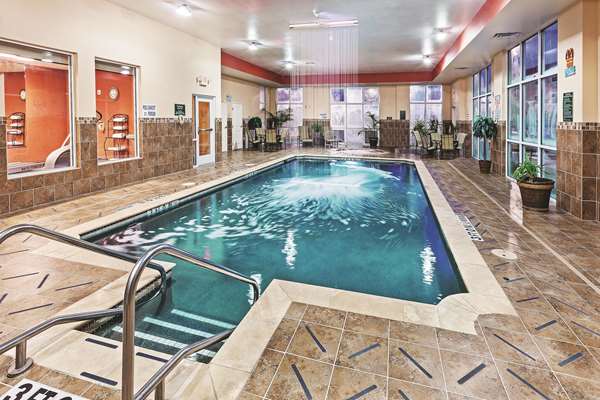 Pool - La Quinta Inn & Suites Burleson
