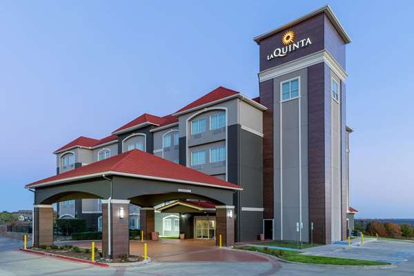 Exterior view - La Quinta Inn & Suites Lake Worth - I-820, Exit 9 & 10A