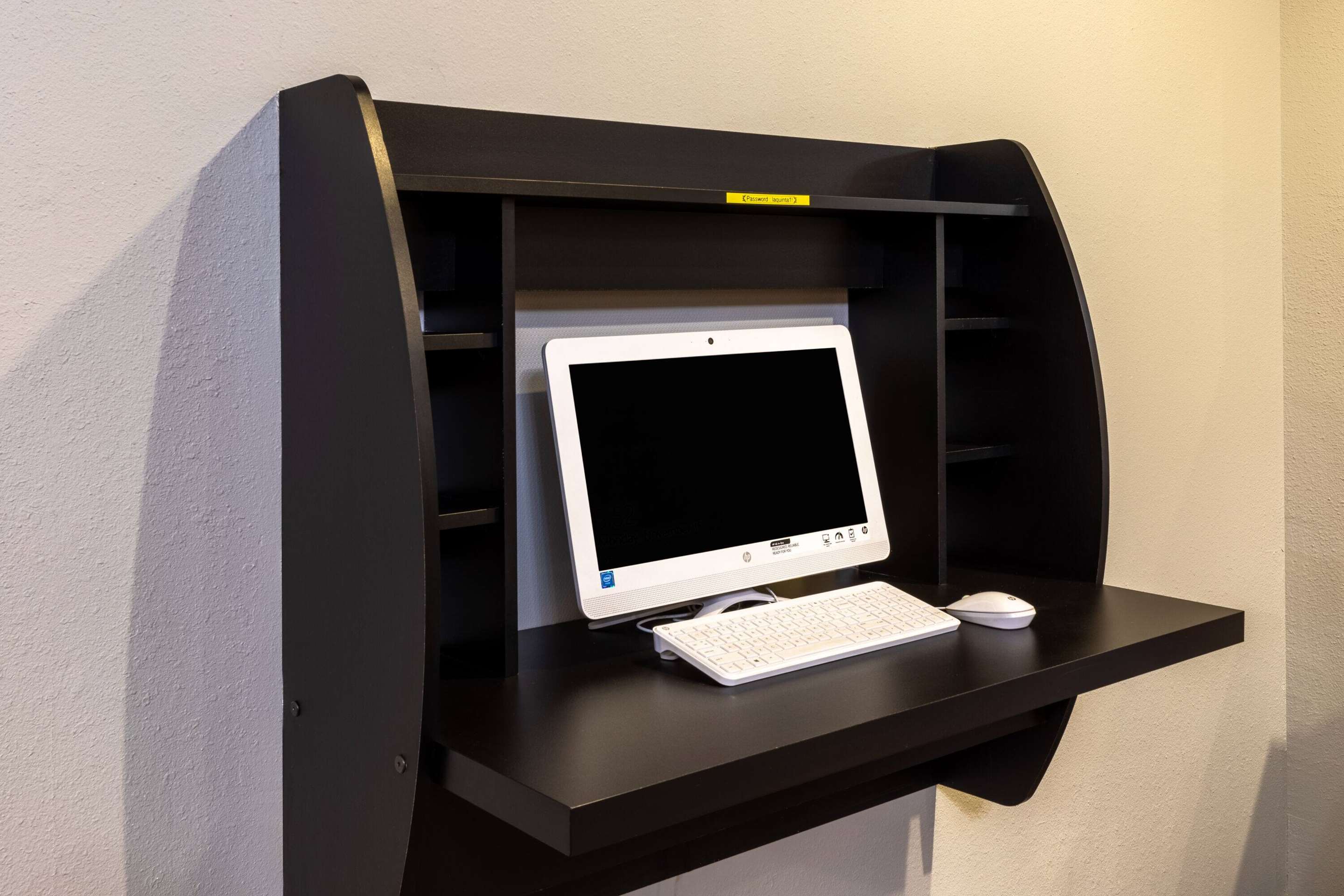 Business Center | La Quinta Inn & Suites by Wyndham Fort Worth - Lake Worth