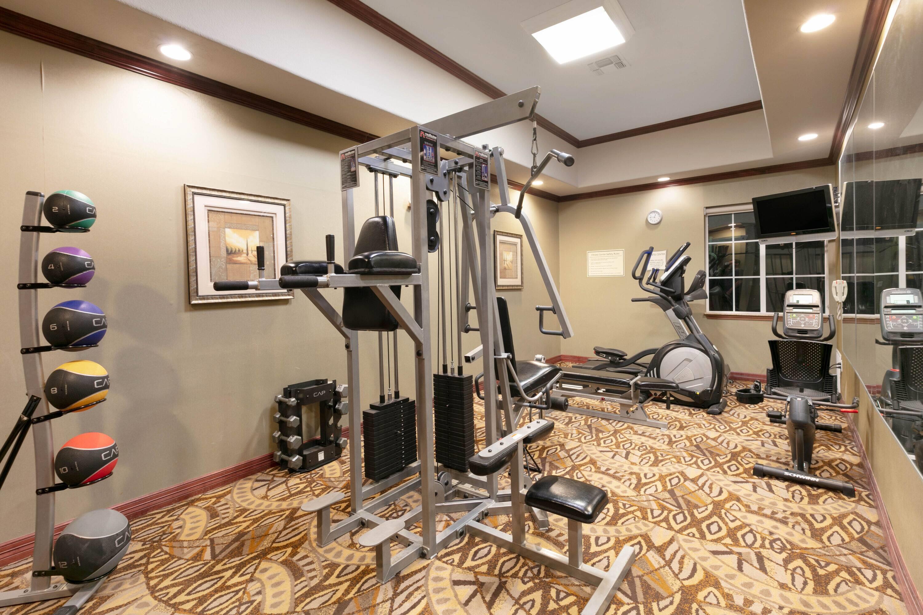 Health club fitness center gym | La Quinta Inn & Suites by Wyndham Lindale