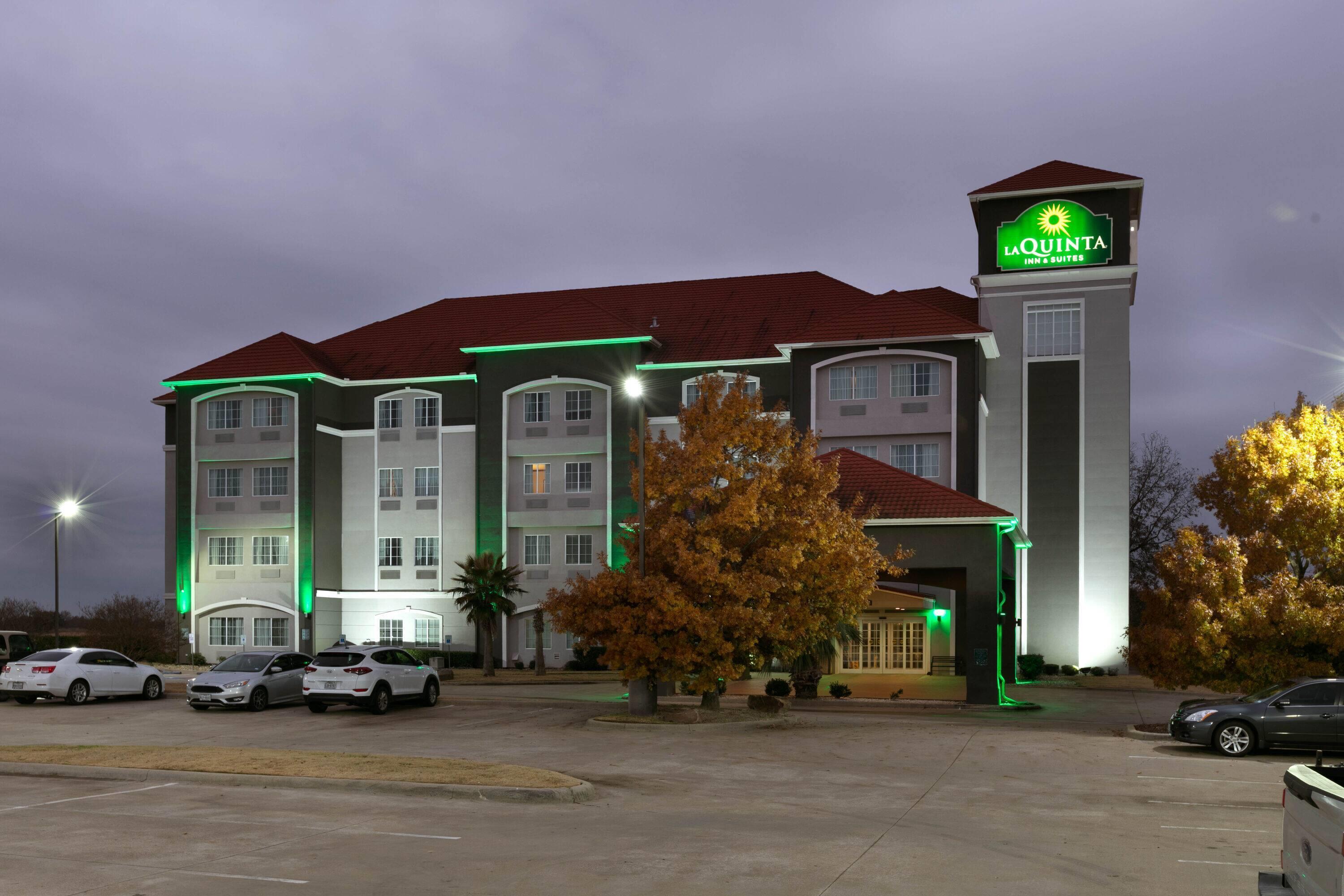 Exterior | La Quinta Inn & Suites by Wyndham Lindale