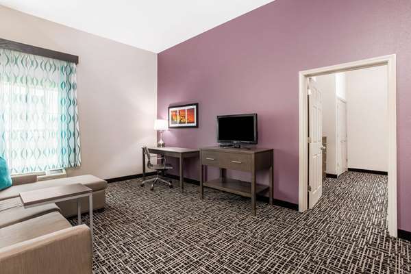  - La Quinta Inn & Suites Hillsboro