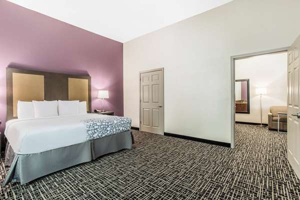  - La Quinta Inn & Suites Hillsboro