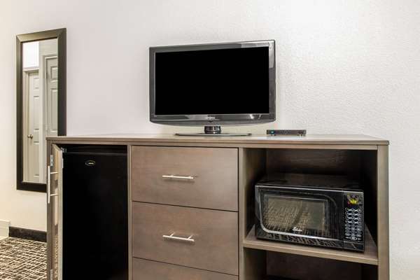  - La Quinta Inn & Suites Hillsboro