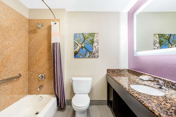  - La Quinta Inn & Suites Hillsboro