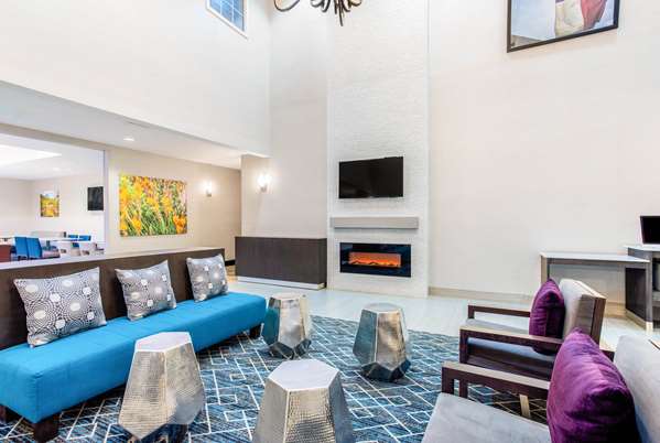  - La Quinta Inn & Suites Hillsboro