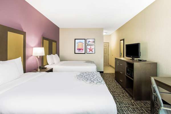 - La Quinta Inn & Suites Hillsboro
