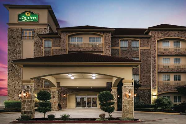 Exterior view - La Quinta Inn & Suites DeSoto