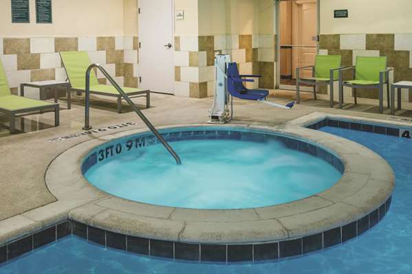 Pool - La Quinta Inn & Suites DeSoto