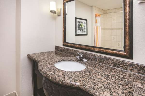  - La Quinta Inn & Suites DeSoto