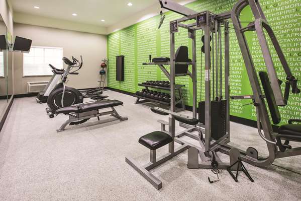 Fitness/ Exercise Room - La Quinta Inn & Suites DeSoto