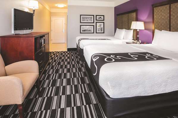  - La Quinta Inn & Suites DeSoto