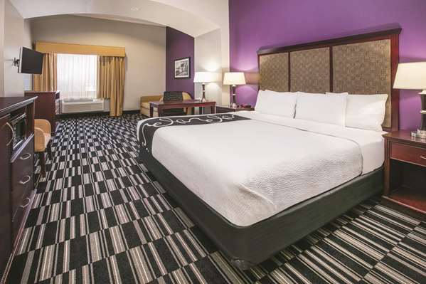  - La Quinta Inn & Suites DeSoto