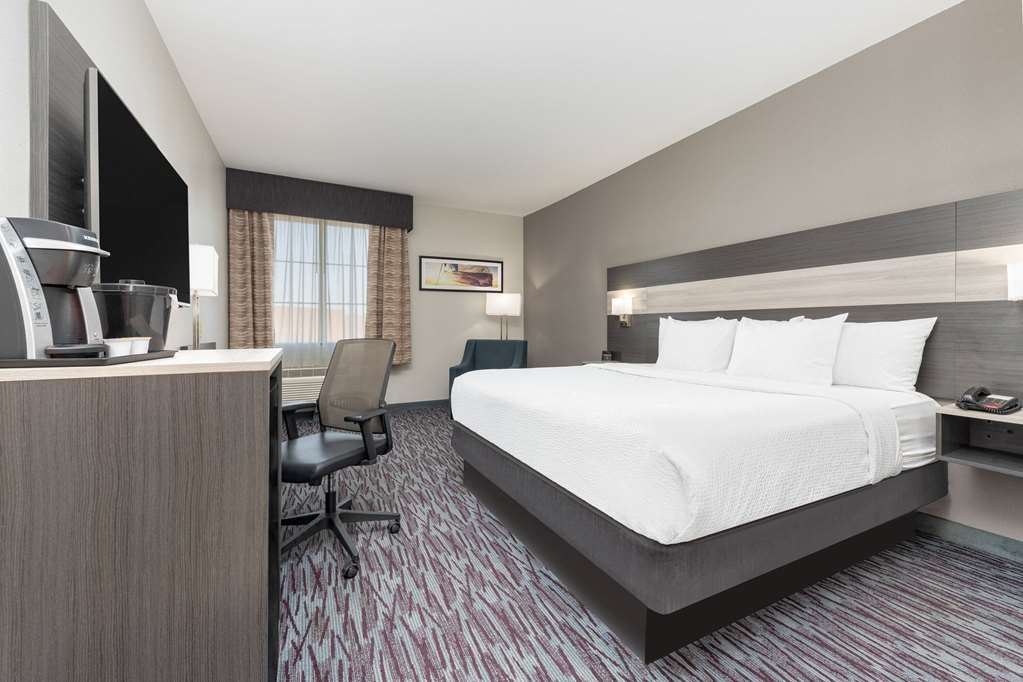 LA QUINTA INN STE ALLEN-guestroom-Guest Room,On-Site.jpg