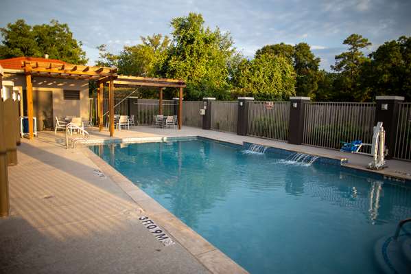 Pool - La Quinta Inn & Suites Normandy Houston - I-10, Exit 778 & 778B