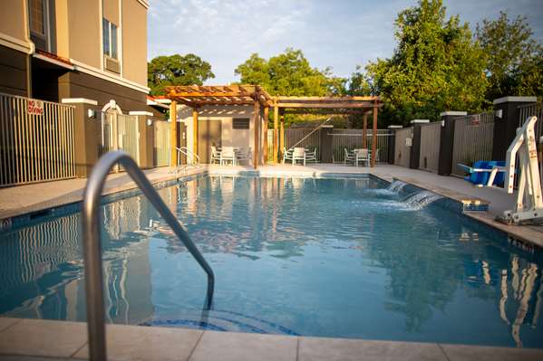 Pool - La Quinta Inn & Suites Normandy Houston - I-10, Exit 778 & 778B