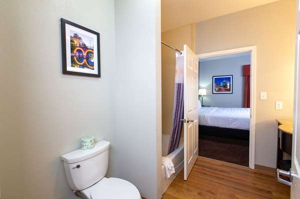 Suite - La Quinta Inn & Suites Normandy Houston - I-10, Exit 778 & 778B