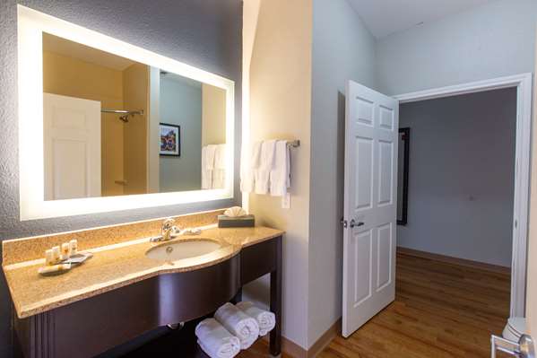 Suite - La Quinta Inn & Suites Normandy Houston - I-10, Exit 778 & 778B