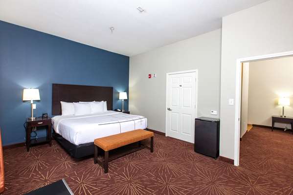 Suite - La Quinta Inn & Suites Normandy Houston - I-10, Exit 778 & 778B